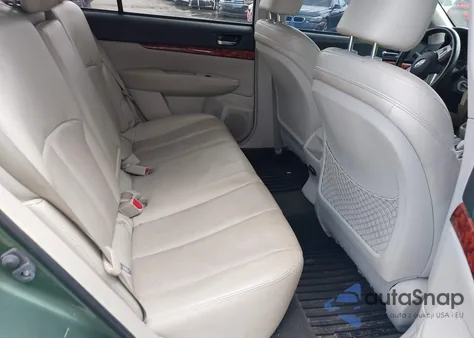 2011 Subaru Outback 2.5I Limited z USA, uszkodzony, nr VIN 4S4BRCJC9B3445407